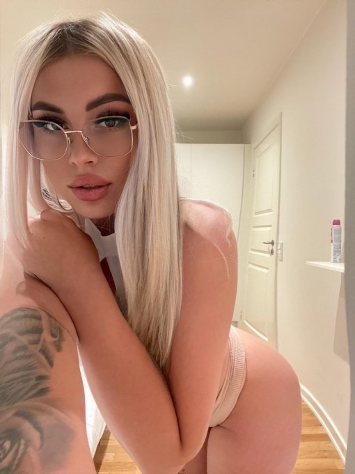 Blonde escort Brønshøj – billede 10 af 14
